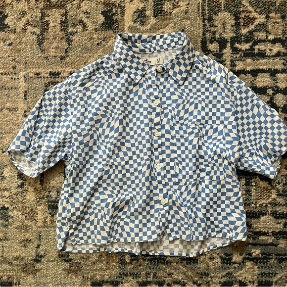 Hollister Cropped Button up - Picture 1 of 3